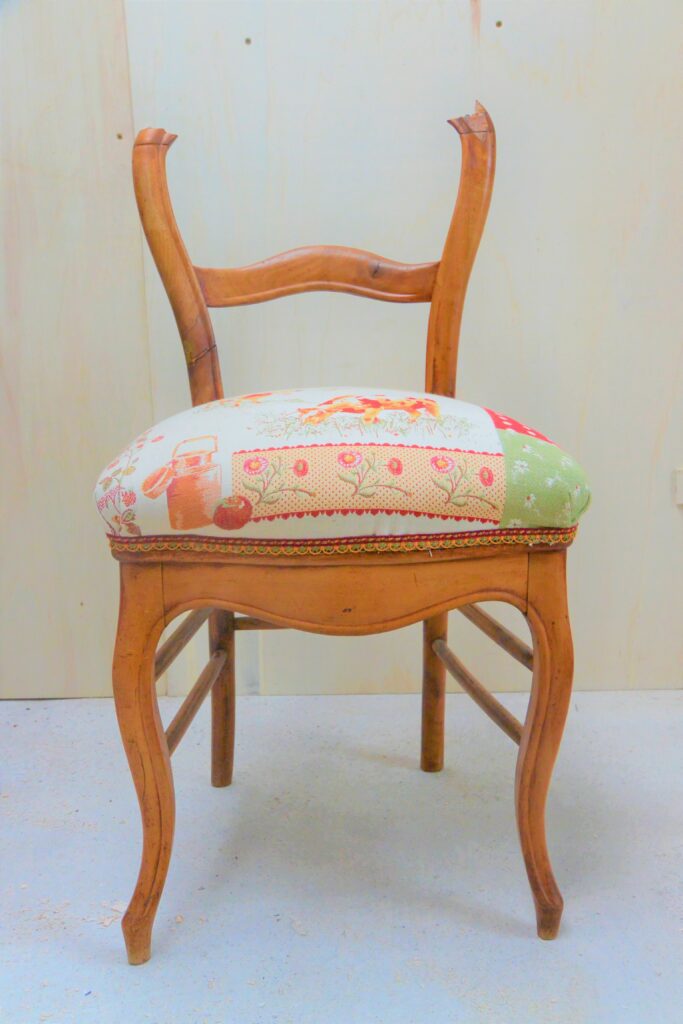 réparer un meuble ancien chaise Louis Philippe